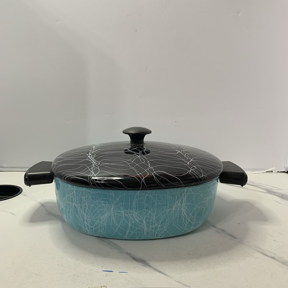 1950's Serendipity Turquoise Pot Enamelware Black Lid Spaghetti Drizzle -8"